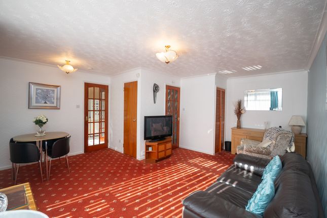 33, Ashiestiel Court, Cumbernauld photo 4