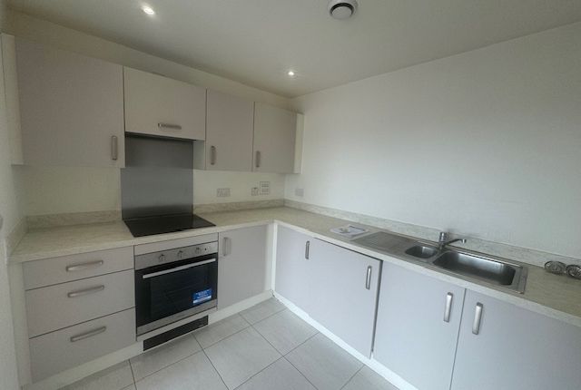 18, NORTHAMPTON photo 2