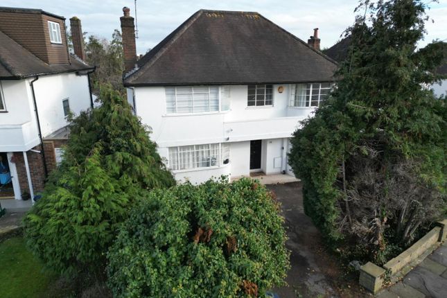 14, Ashbourne Road, Ealing photo 2