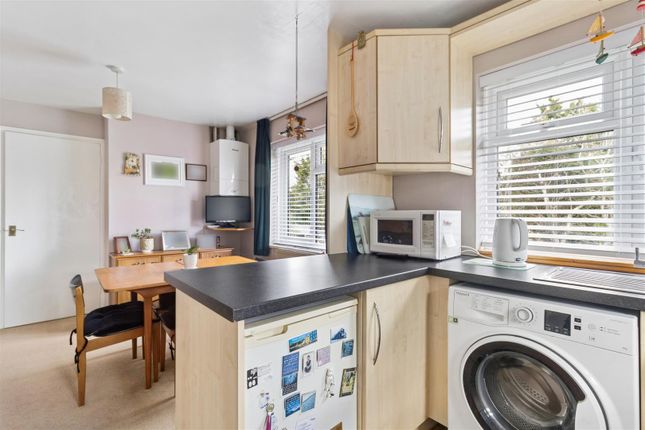 27, Bullsland Gardens, Chorleywood photo 4