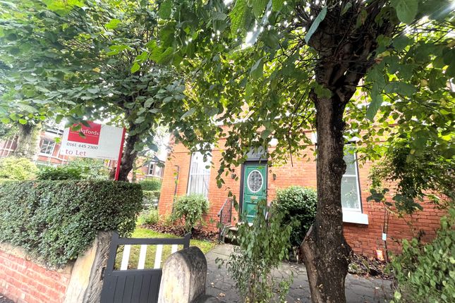 3-bed house on Manchester, £2,100/mo