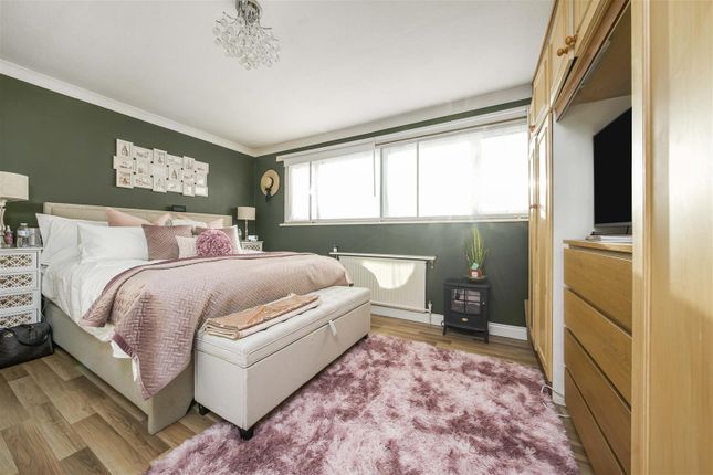 Terraced house for sale in Pevensey Close, Osterley, Isleworth