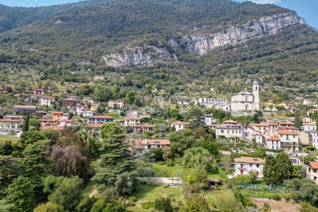 Land for sale in 22016 Tremezzo, Province Of Como, Italy