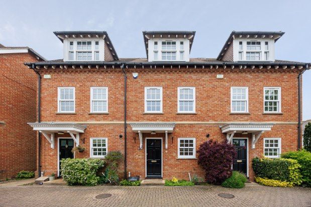 Thumbnail Terraced house to rent in Wedgwood Place, Cobham