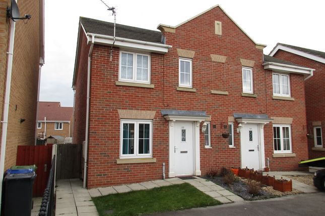 Thumbnail Semi-detached house to rent in Sunningdale Way, Gainsborough