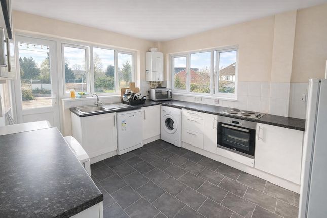 Room 4, 44, Bathurst Walk, Iver photo 2