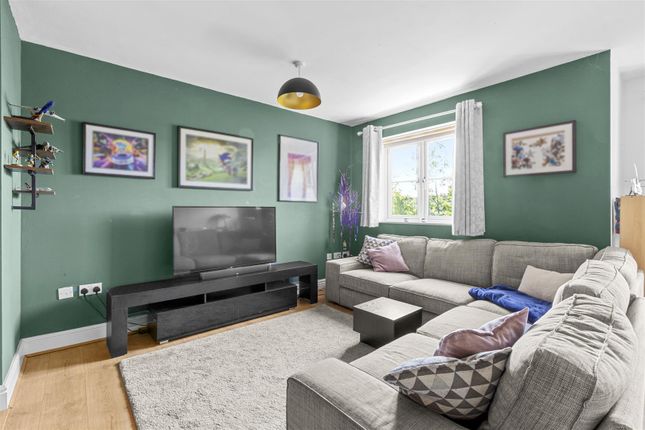 64 Aspen Court, Freer Crescent, High Wycombe photo 2