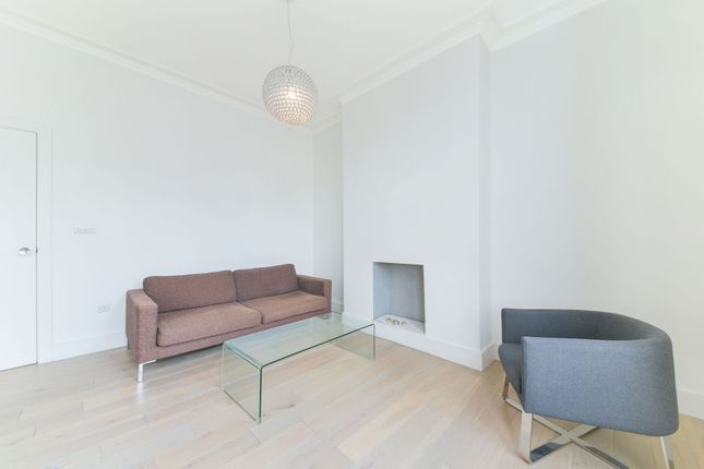 Flat for sale in St. Helens Gardens, London