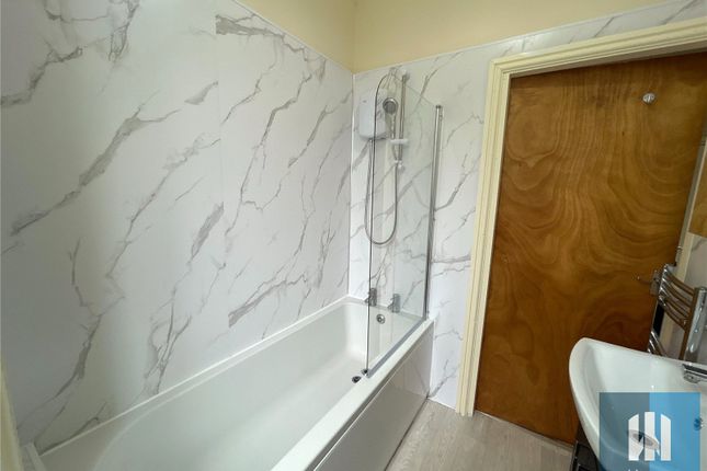 3, Grove Hall, West Yorkshire photo 5