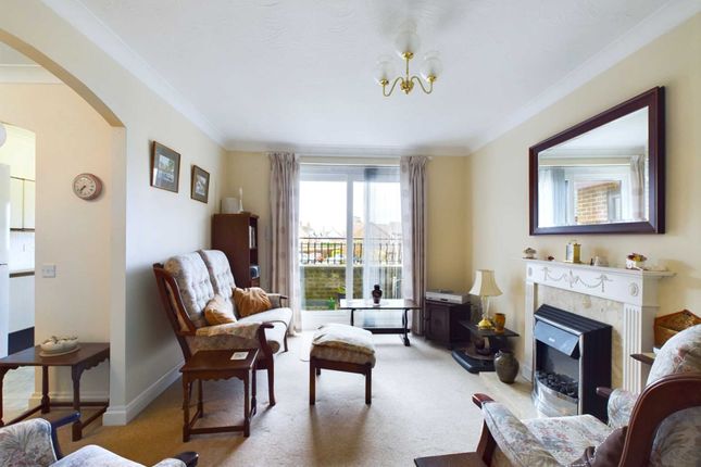 Flat for sale in Old School Close, Stokenchurch