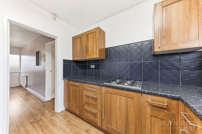 Micklin, Wakefield Road, Pontefract photo 4