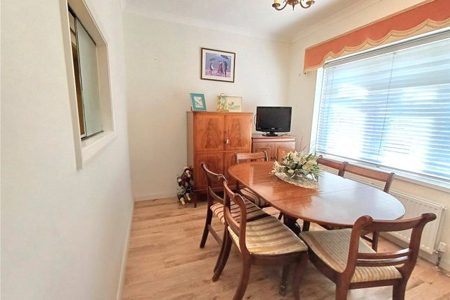 1, Maple Walk, Porthcawl photo 4