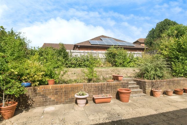 27, Woodcock Way, Axminster photo 2