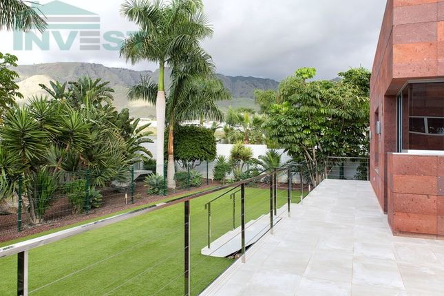 Villa for sale in La Caleta, Adeje, Tenerife
