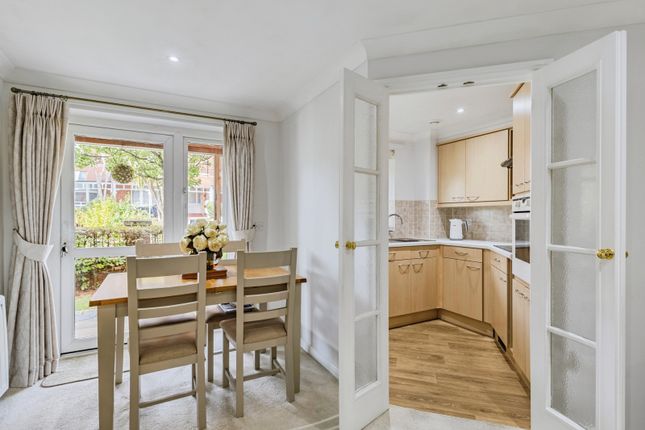 1, Cypress Court, 47, Fisher Street, Devon photo 4