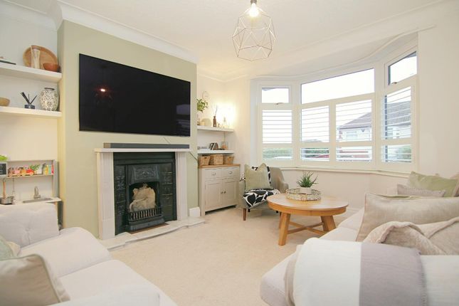 12, Hawthorn Drive, Leeds photo 2