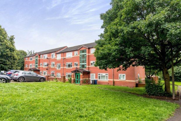 Flat to rent in Chesterton Way, Tamworth