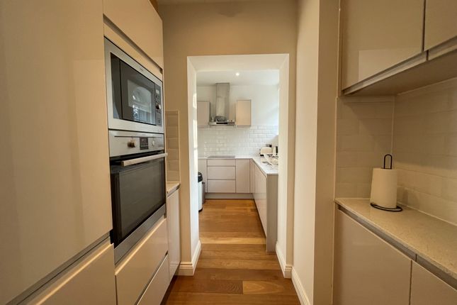 Flat to rent in St. Mary Graces Court, Cartwright Street, London