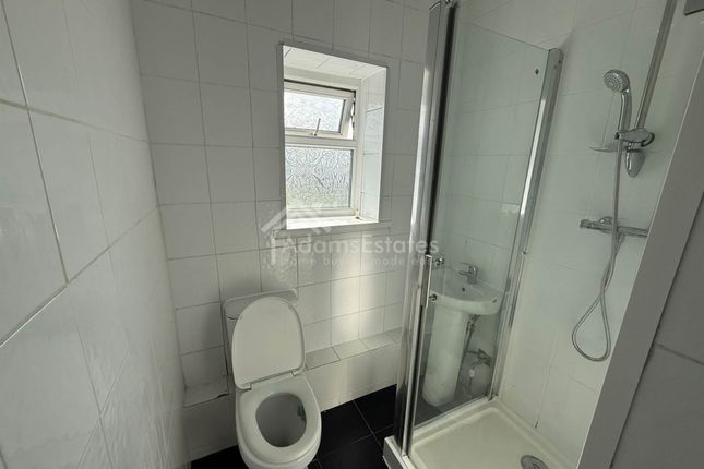 First Floor Flat, High Street, Heckmondwike photo 5
