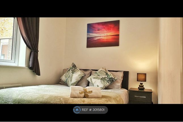 B Clarence Road, Grays photo 5