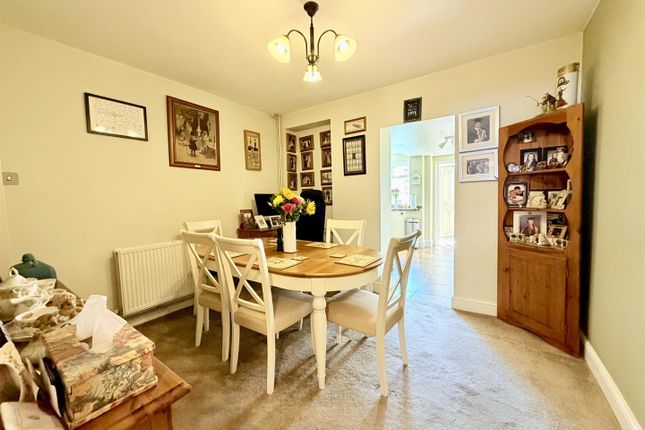 59, Woollard Street, Waltham Abbey photo 4