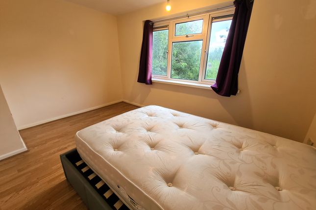 Flat to rent in St James Close, Southampton