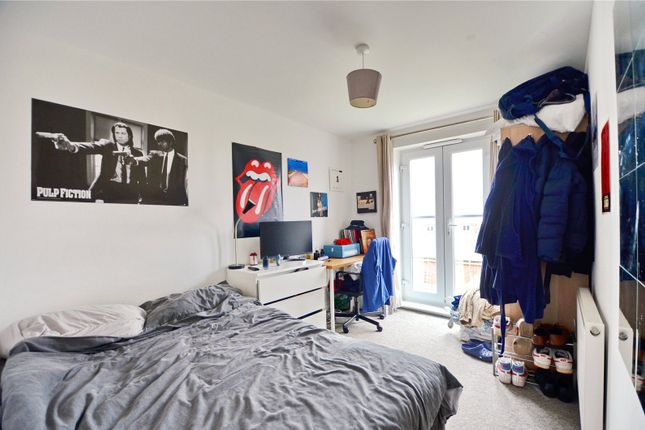 12, Slade Baker Way, Gloucestershire photo 5