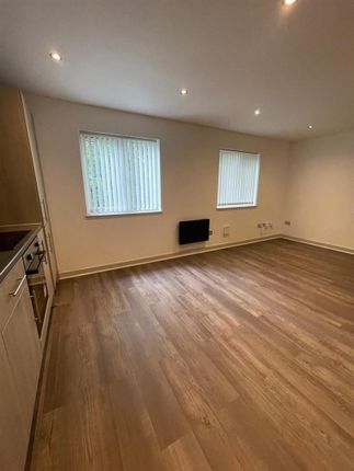 Flat 7, 40a Castle Street, Telford photo 4