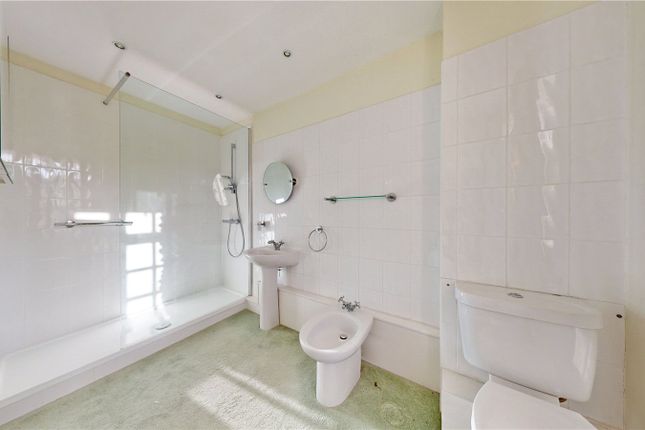 End terrace house for sale in Sunningdale Close, Stanmore