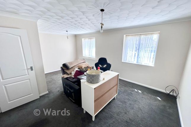 43, Lade Fort Crescent, Lydd-On-Sea photo 2