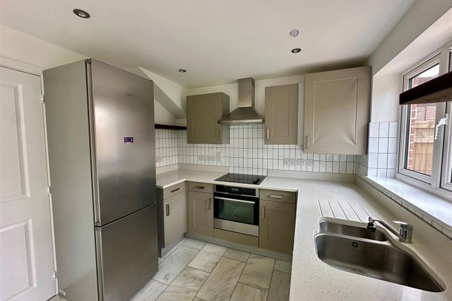 Kitchen 2.Jpg