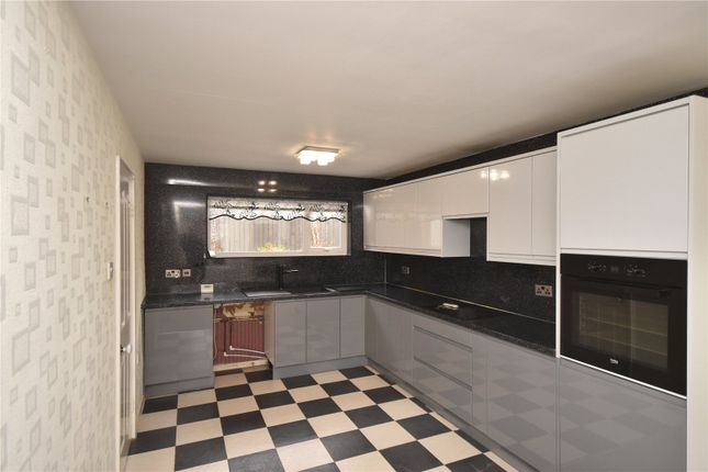 13, Chapel Lane, Oldham photo 5