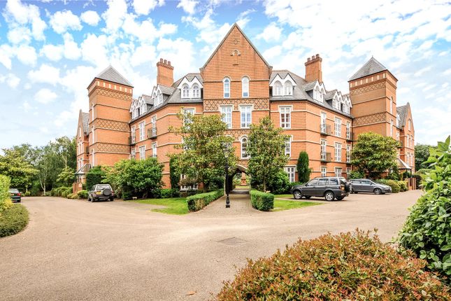 Flat for sale in Holloway Drive, Virginia Water, Surrey
