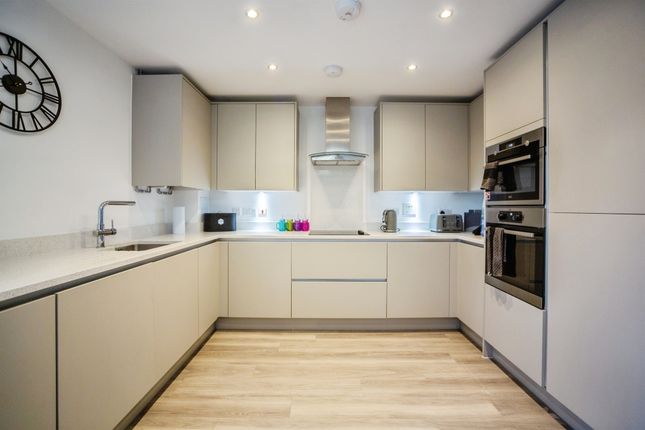 Flat 6, 29, Broadclough Way, Maidstone photo 4