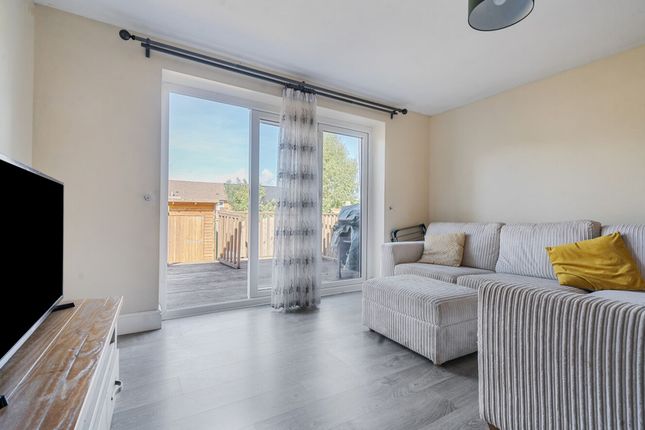 24 Cardew Road, Liss photo 3