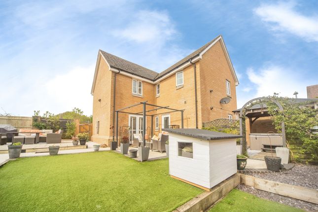 14, Barrow Close, Salisbury photo 3