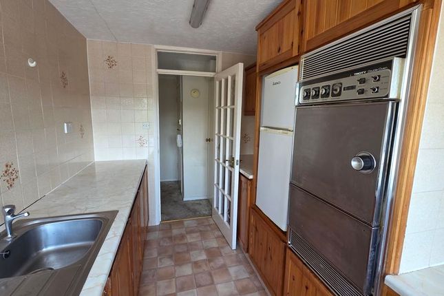 15, Grovelands, Peterborough photo 3