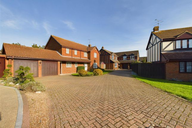 Thumbnail Detached house for sale in Arnold Close, Stevenage