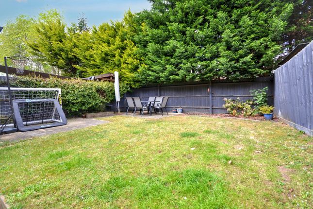 36, Orchard Close, Tewkesbury photo 2