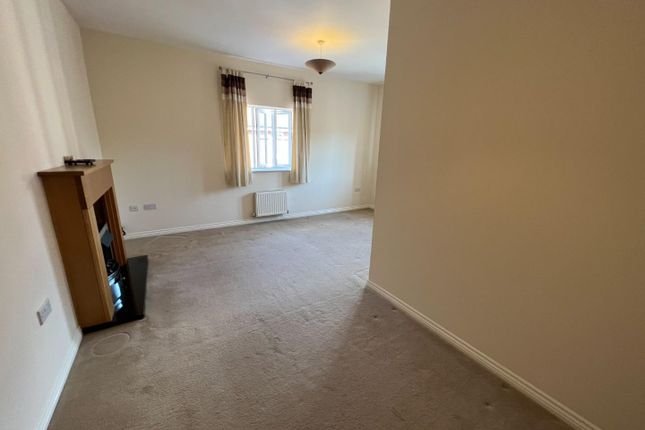 11, Mycroft Road, Swindon photo 3