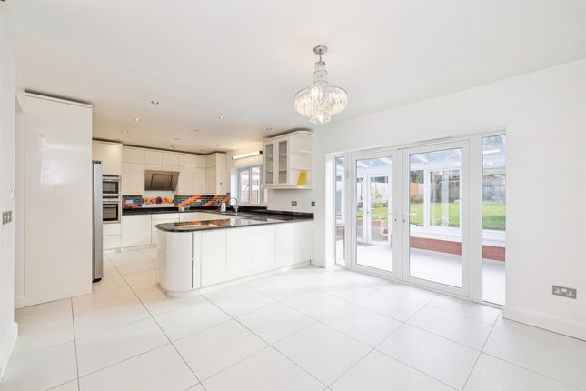 21, Swiss Avenue, Watford photo 2