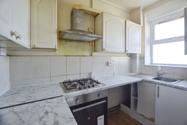 Flat 73, Leyland House, Hale Street, London photo 3