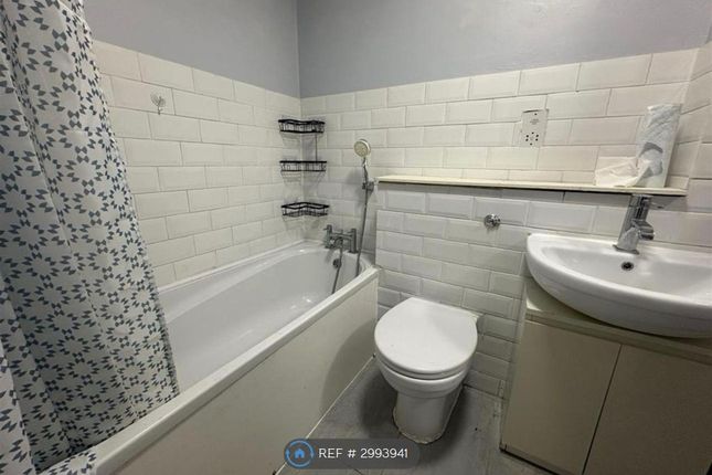 Fairbairn Close, Purley photo 2