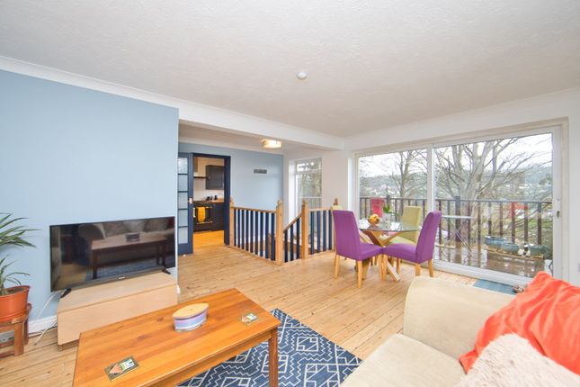 10, Highland Close, Kent photo 2