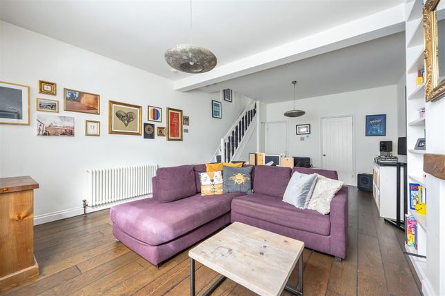 111, Clacton Road, Walthamstow photo 2