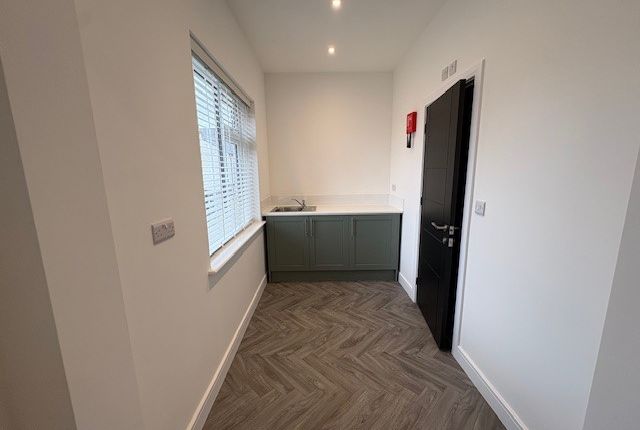 232, Nottingham photo 4