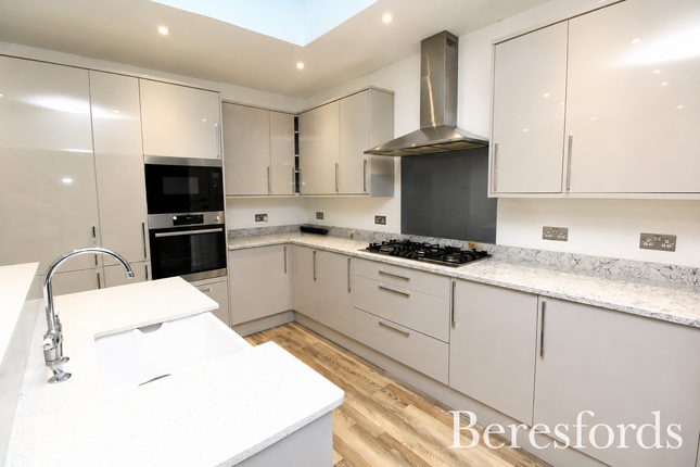 129, Howard Road, Upminster photo 4