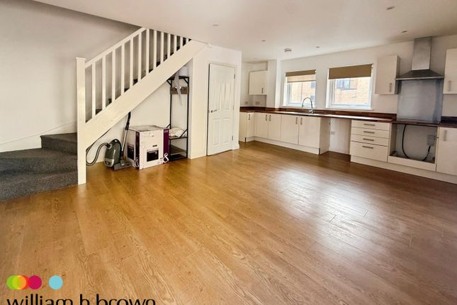 Dock Road, TILBURY photo 2