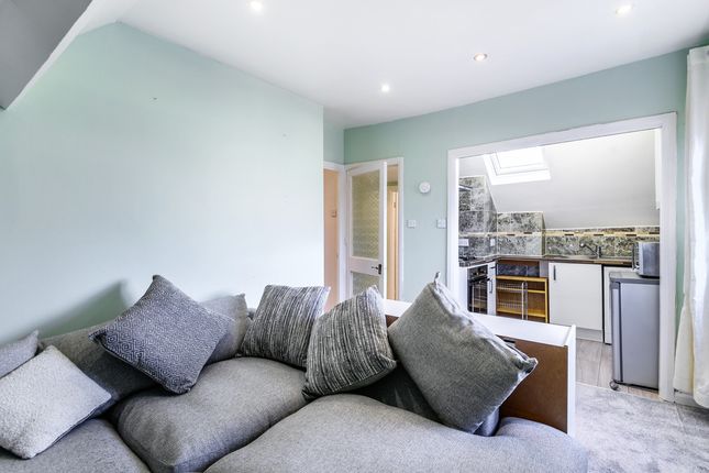 Flat for sale in Braxted Park, London