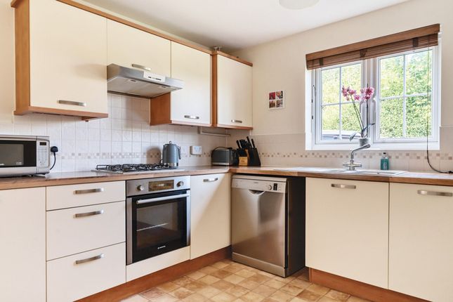 3 Greenway Walk, Chichester photo 3